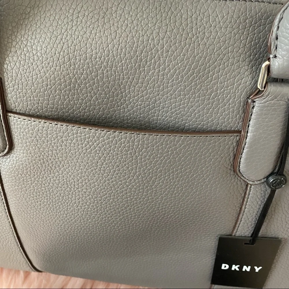 ✨BNWT DKNY Erin Luxury Grey Leather Crossbody Satchel Bag - Laptop Friendly✨